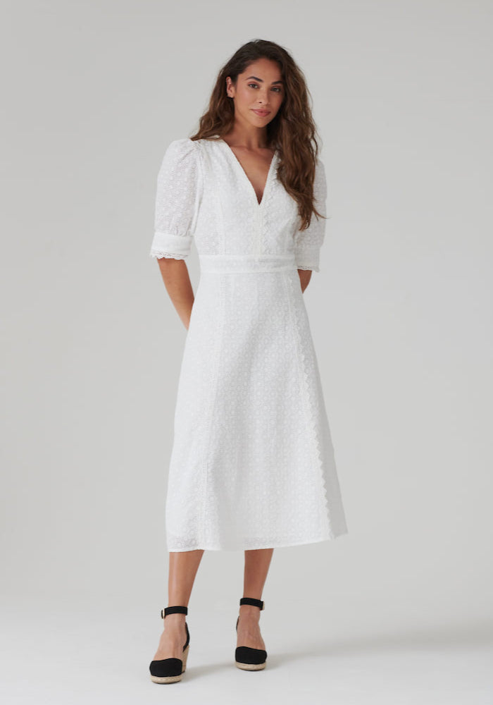 Broderie Lace Midi Dress In White-Outlet